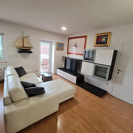 Art Box Apartment