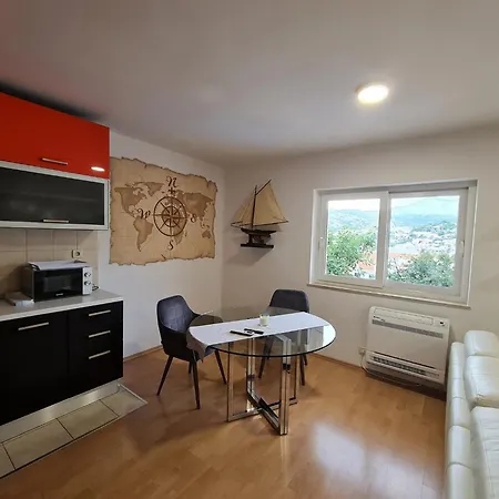 Apartment Art Box *