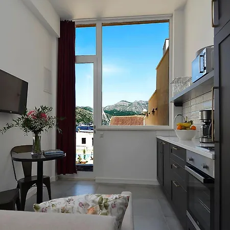 Art Box Apartment
